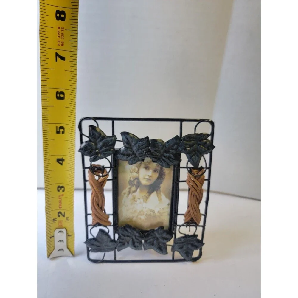 Vintage Style Black Metal Ivy Leaf Picture Frame Woven Rattan Accent 5.5 Inch
